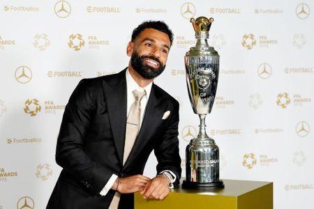 Predicting Football Like a Hero 