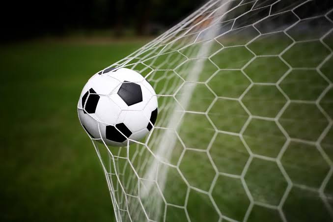 Live Football Scores: How Tracking Matches in Real Time Sharpens Your Predictions